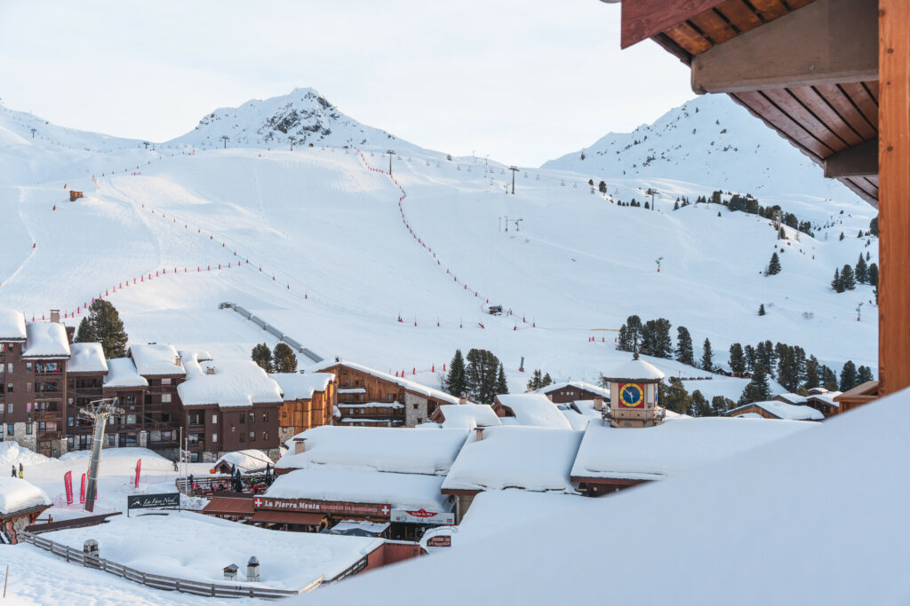 L’attribut alt de cette image est vide, son nom de fichier est Toits_de_Belle_Plagne-OTGP_JYM-23367-1920px-1024x683.jpg.