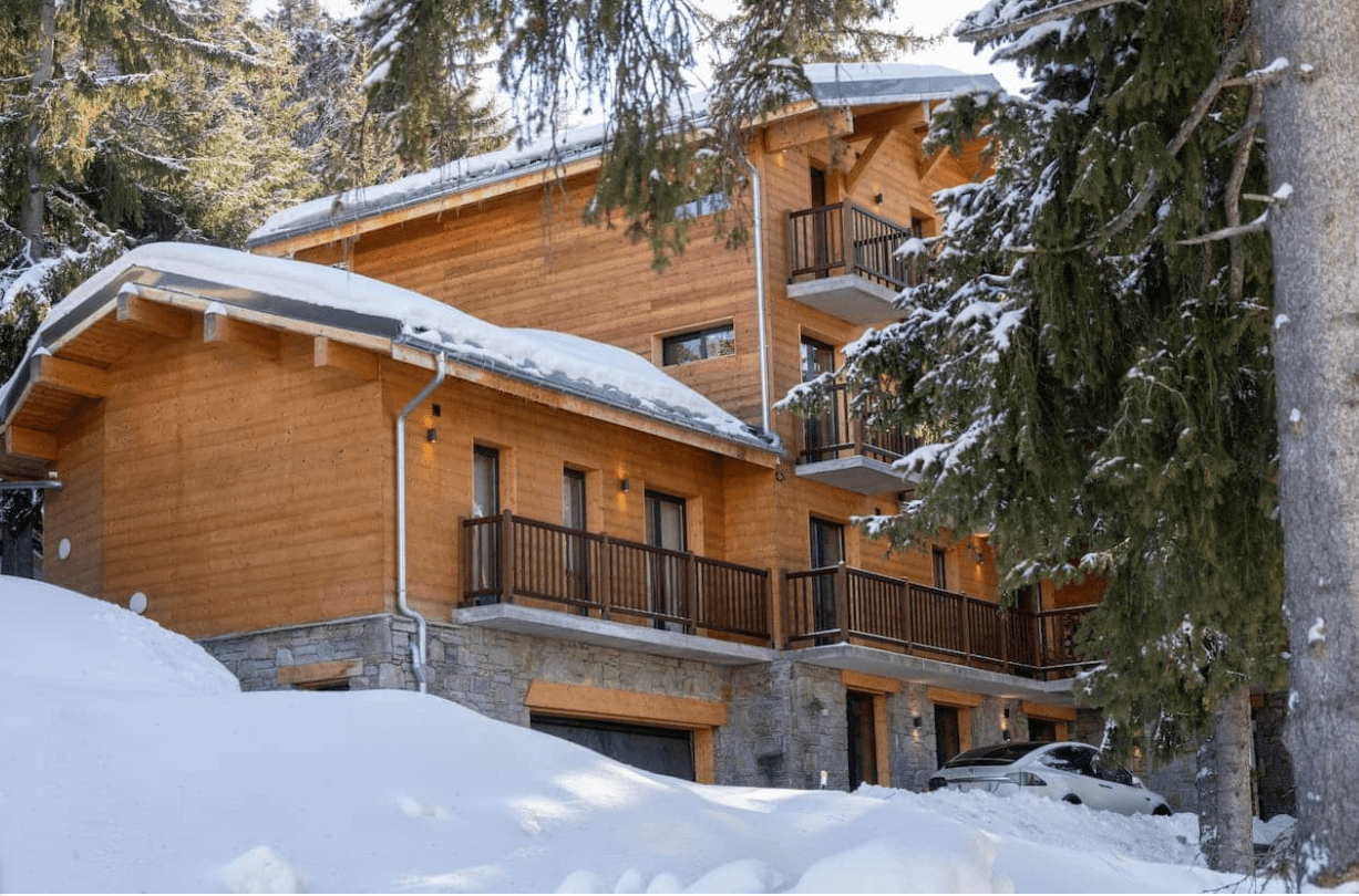 Vue sur le Chalet du bois Melay en Savoie