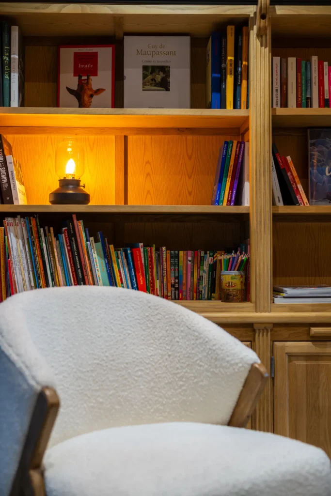 Votre chalet de vacances à La Plagne 14 chalet avec bibliotheque et piano