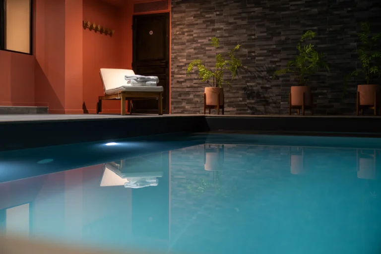 5 reasons to rent a luxury chalet with pool in La Plagne 5 luxury chalet rental with swimming pool