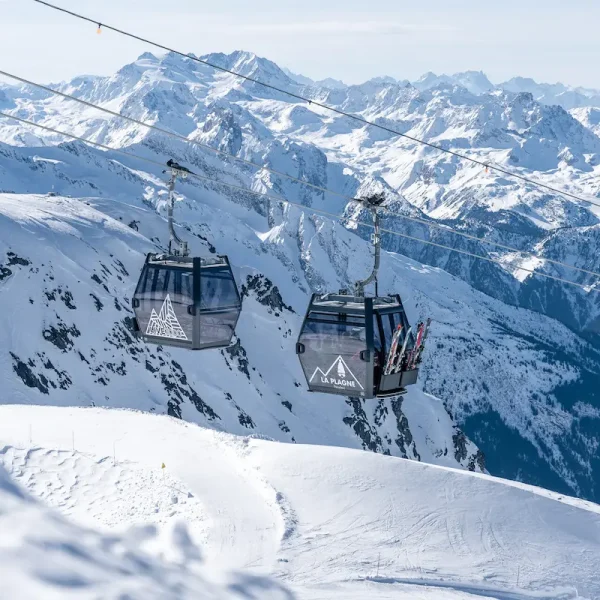 Ski in La Plagne 6 telecabine des glacier la plagne paradiski