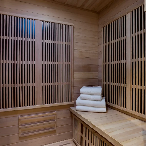 Spa et piscine 4 chalet avec sauna