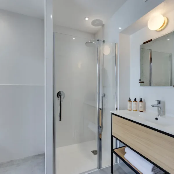 Chambres et salles de bain 19 Salle de bain du chalet du Bois Melay