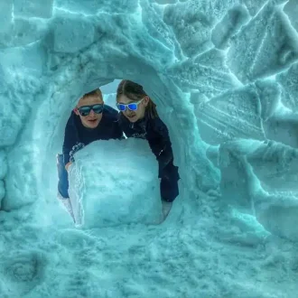 activités hiver la plagne construction igloo